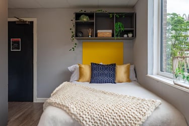 1 bed studio, Cromwell Range, Victoria Park, Manchester, M146FQ - Image 2